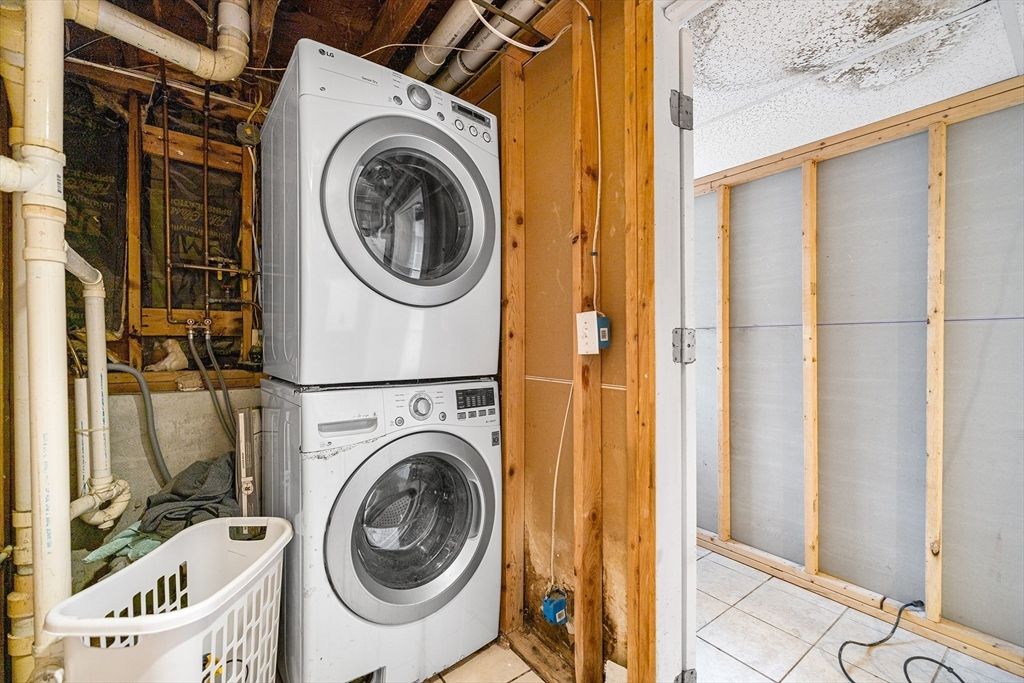 Interior, Utility Closets, Washer