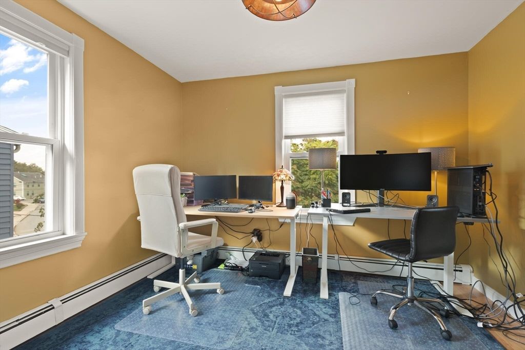 Home Office, Interior