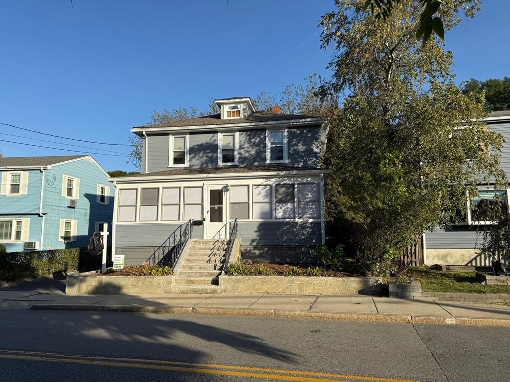 Exterior, Facade, American Foursquare
