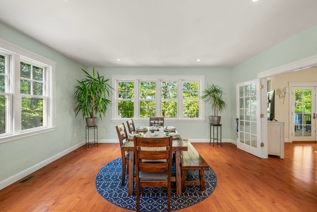 Dining room, Interior, Recessed Lighting, Wood Texture Flooring