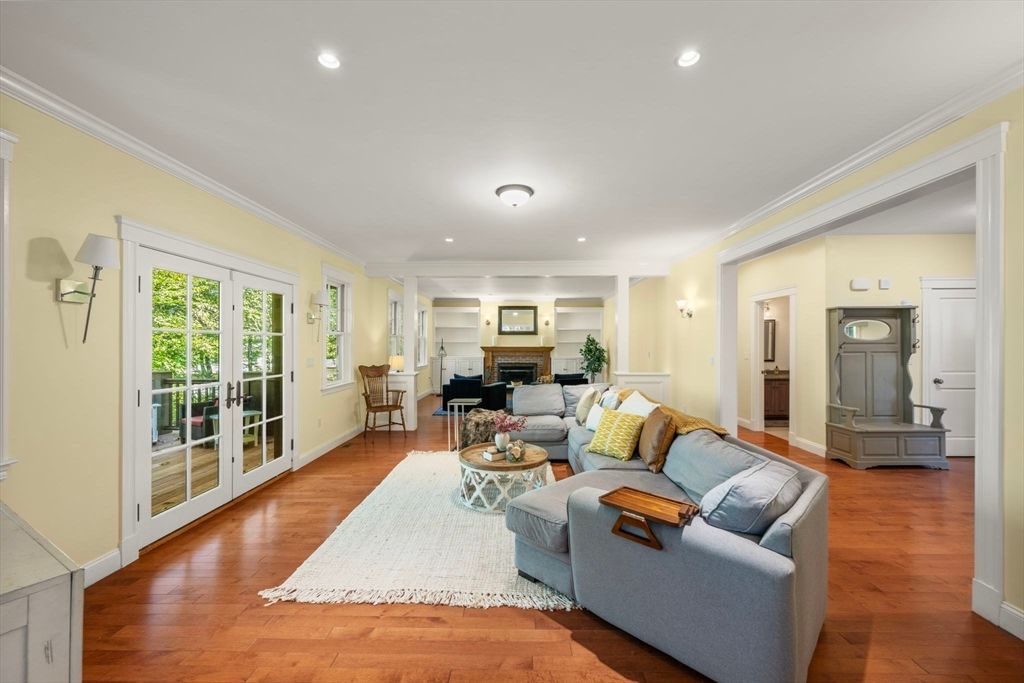 Fireplace, Interior, Living room, Piano, Recessed Lighting, Wood Texture Flooring