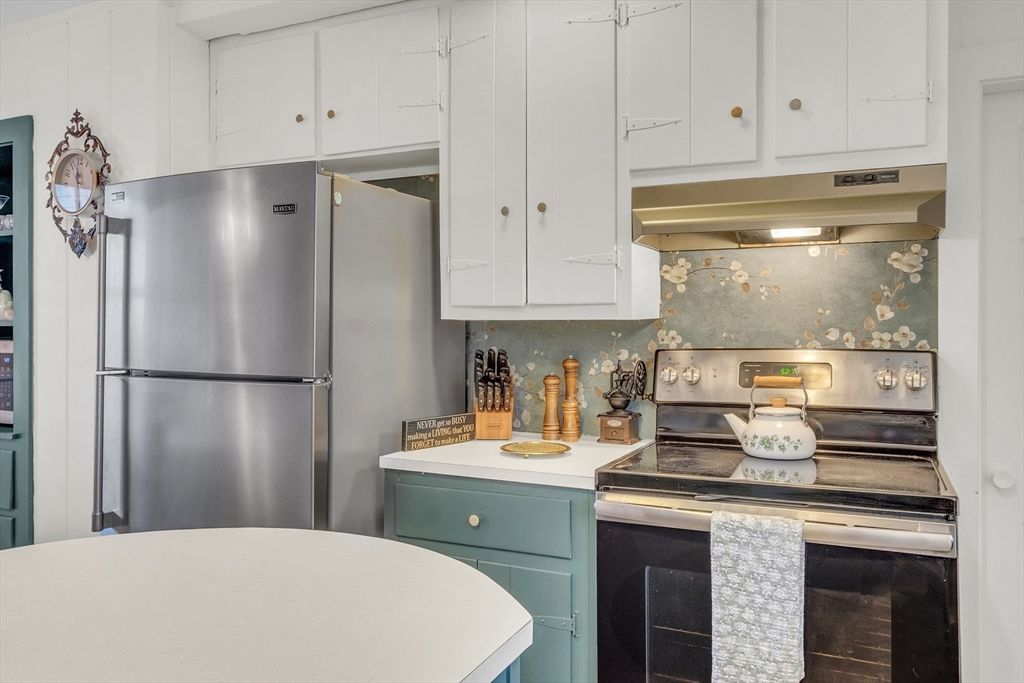 Interior, Kitchen, Stainless Steel Appliances