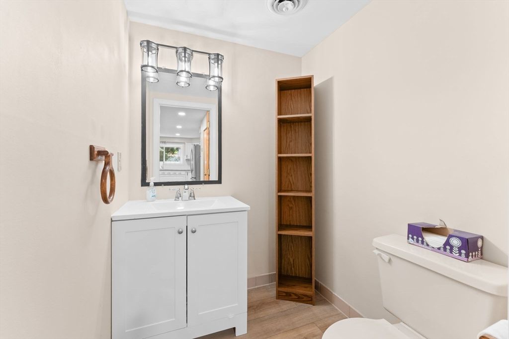 Bathroom, Interior, Recessed Lighting, Wood Texture Flooring