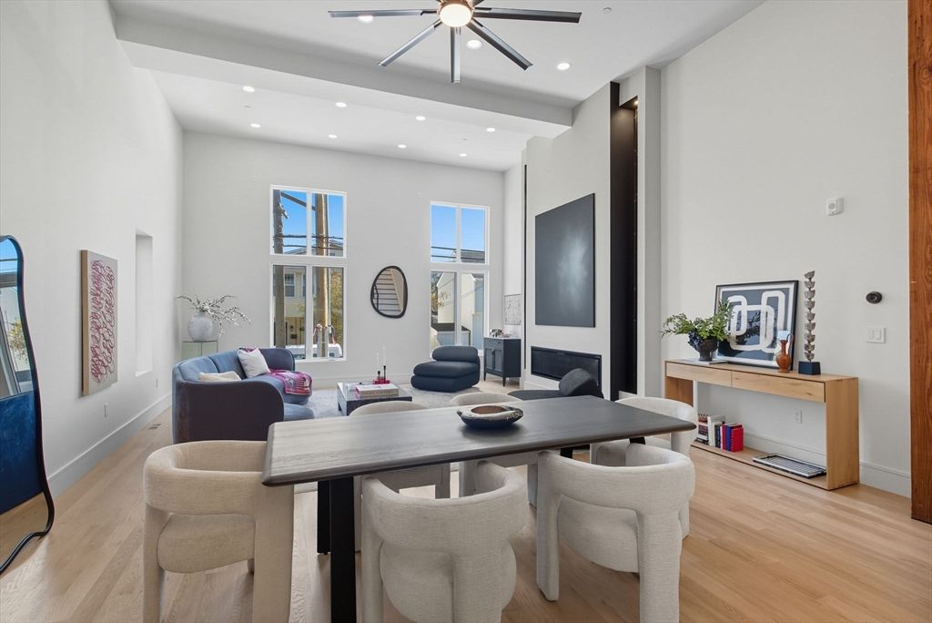 Dining room, Interior, Living room, Recessed Lighting, Wood Texture Flooring