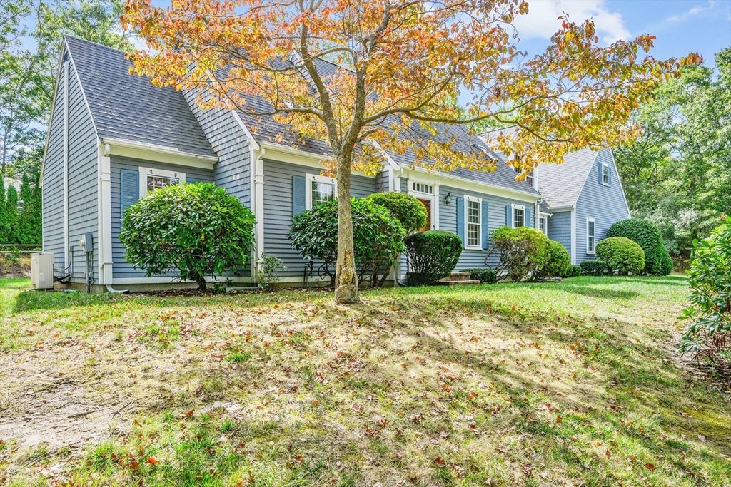 Backyard, Exterior, Facade, Cape Cod