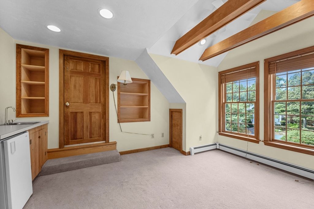Empty room, Interior, Recessed Lighting, Wooden Beams