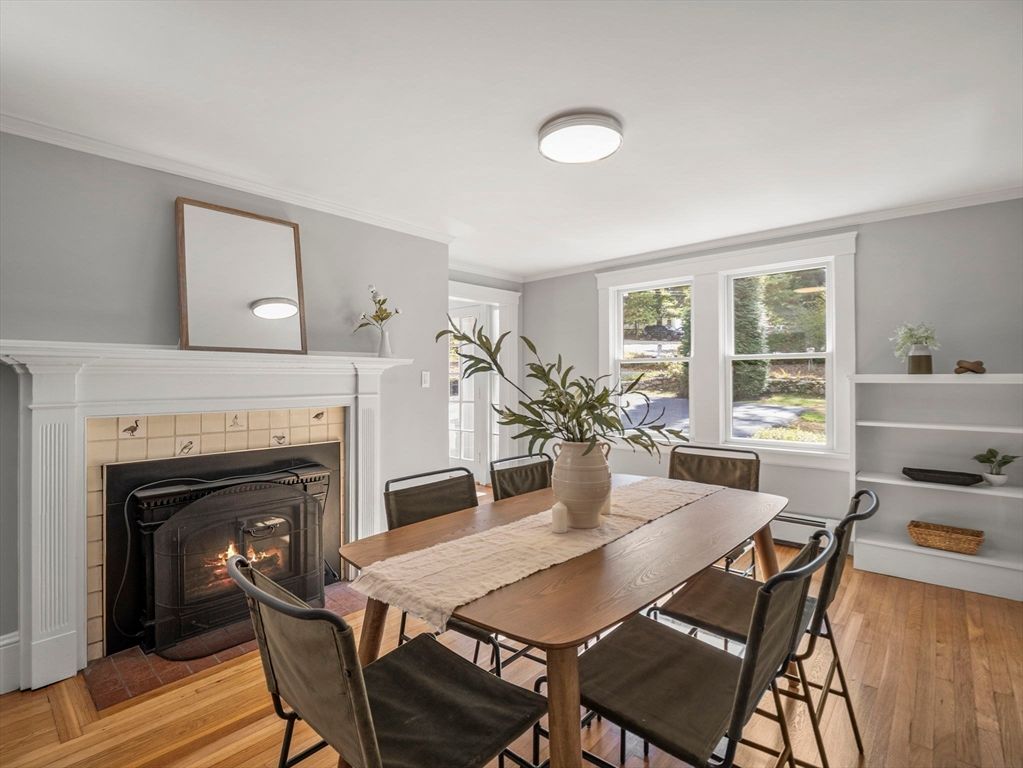 Dining room, Fireplace, Interior, Wood Texture Flooring
