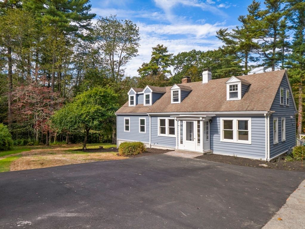 Exterior, Facade, Cape Cod