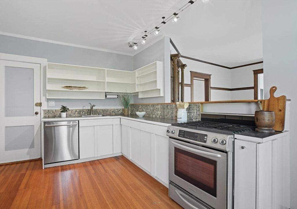 Interior, Kitchen, Stainless Steel Appliances, Wood Texture Flooring