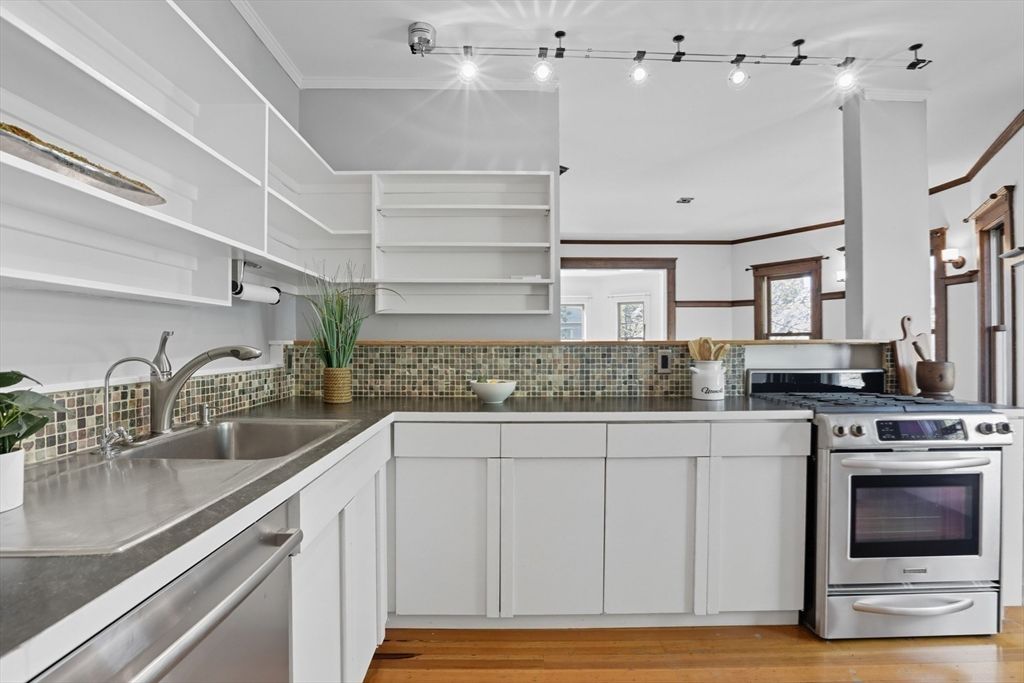 Interior, Kitchen, Stainless Steel Appliances, Wood Texture Flooring