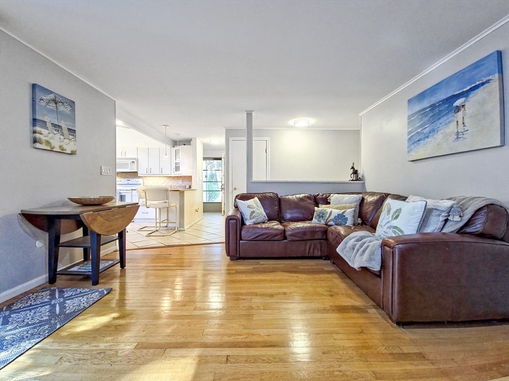 Interior, Kitchen, Living room, Pendant Lights, Wood Texture Flooring