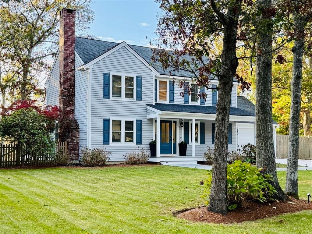 Exterior, Facade, Farmhouse