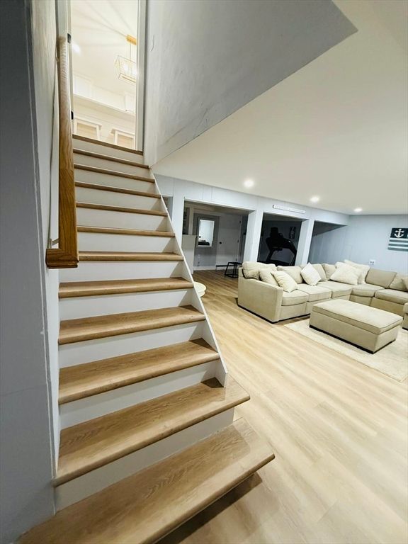 Interior, Recessed Lighting, Wood Texture Flooring
