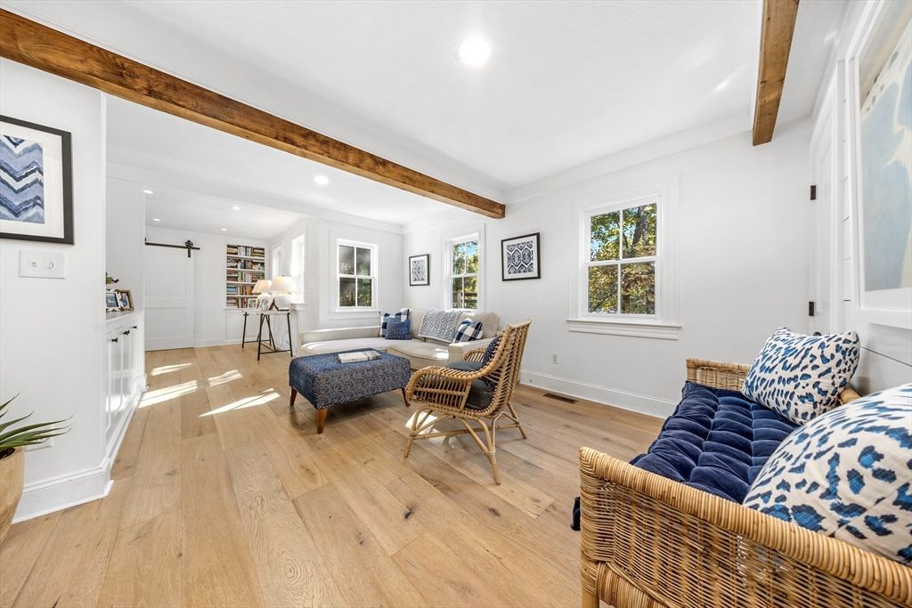 Dining room, Interior, Living room, Recessed Lighting, Wooden Beams, Wood Texture Flooring