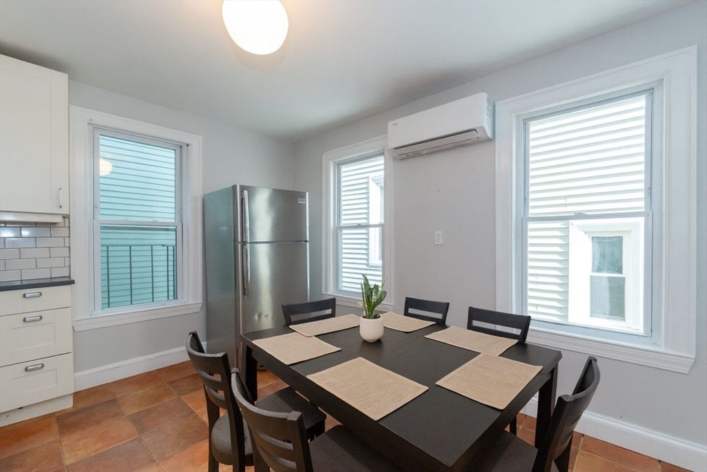 Dining room, Interior