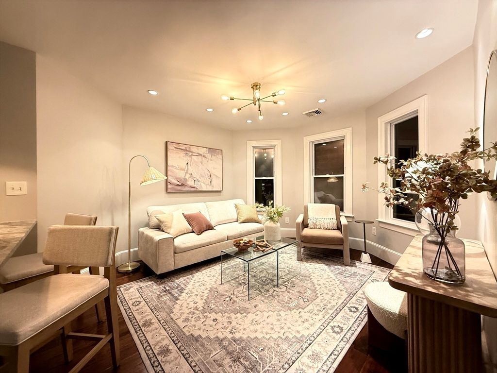 Interior, Living room, Pendant Lights, Recessed Lighting, Wood Texture Flooring