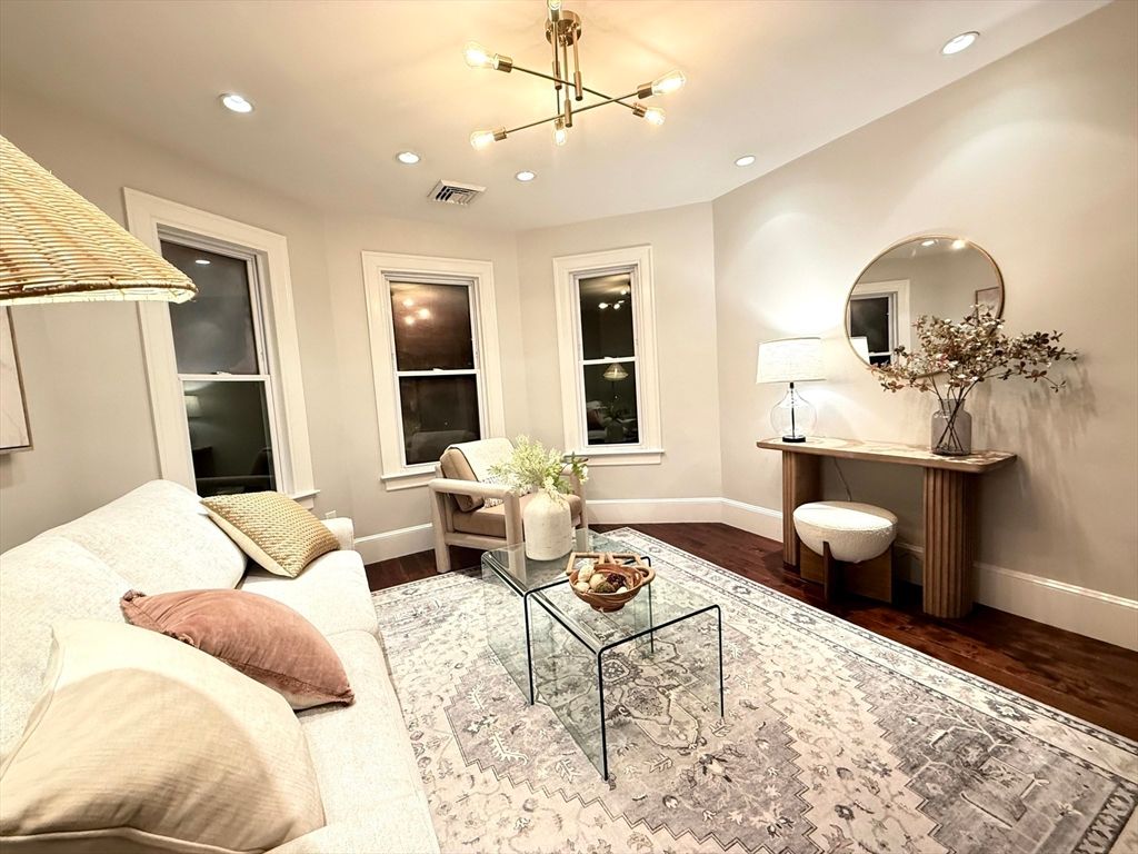 Interior, Living room, Pendant Lights, Recessed Lighting, Wood Texture Flooring