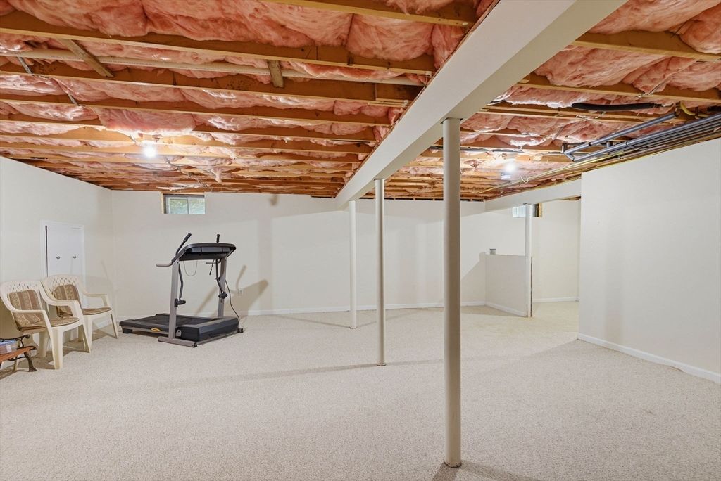 Fitness Equipment, Interior, Wooden Beams