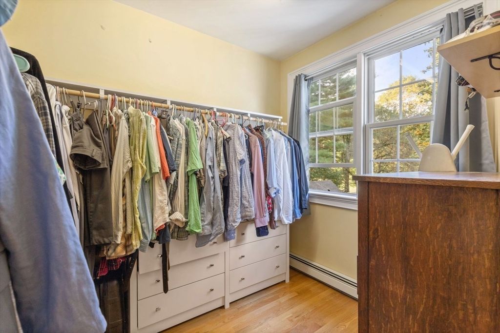 Interior, Walk-in Closets, Wood Texture Flooring