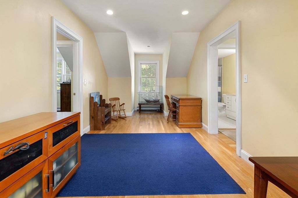 Bathroom, Interior, Recessed Lighting, Wood Texture Flooring