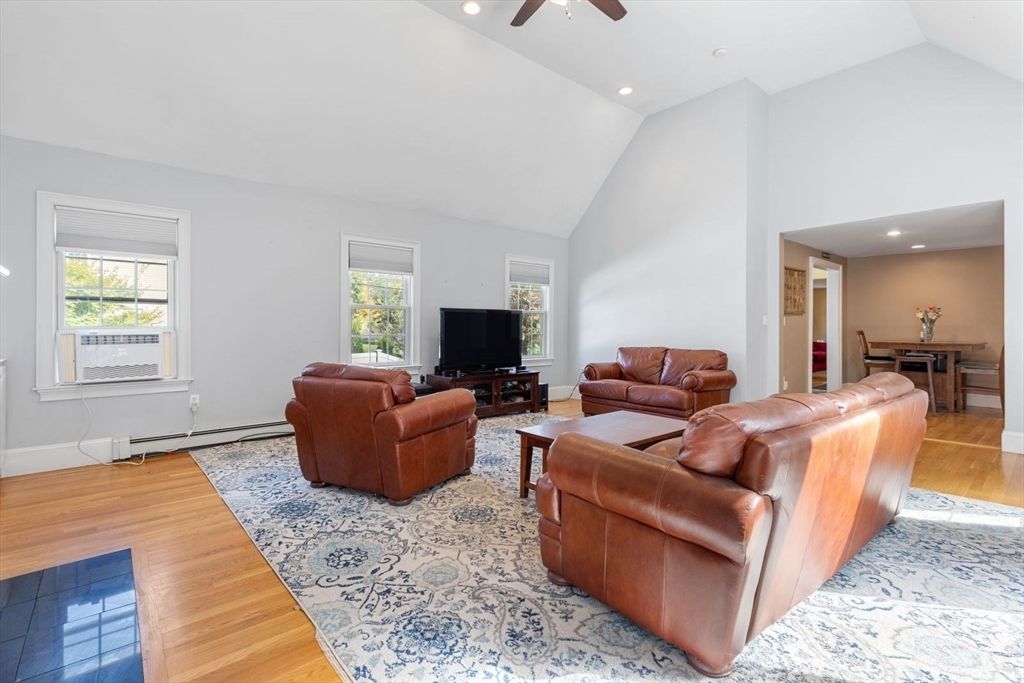 Dining room, Interior, Living room, Recessed Lighting, Wood Texture Flooring