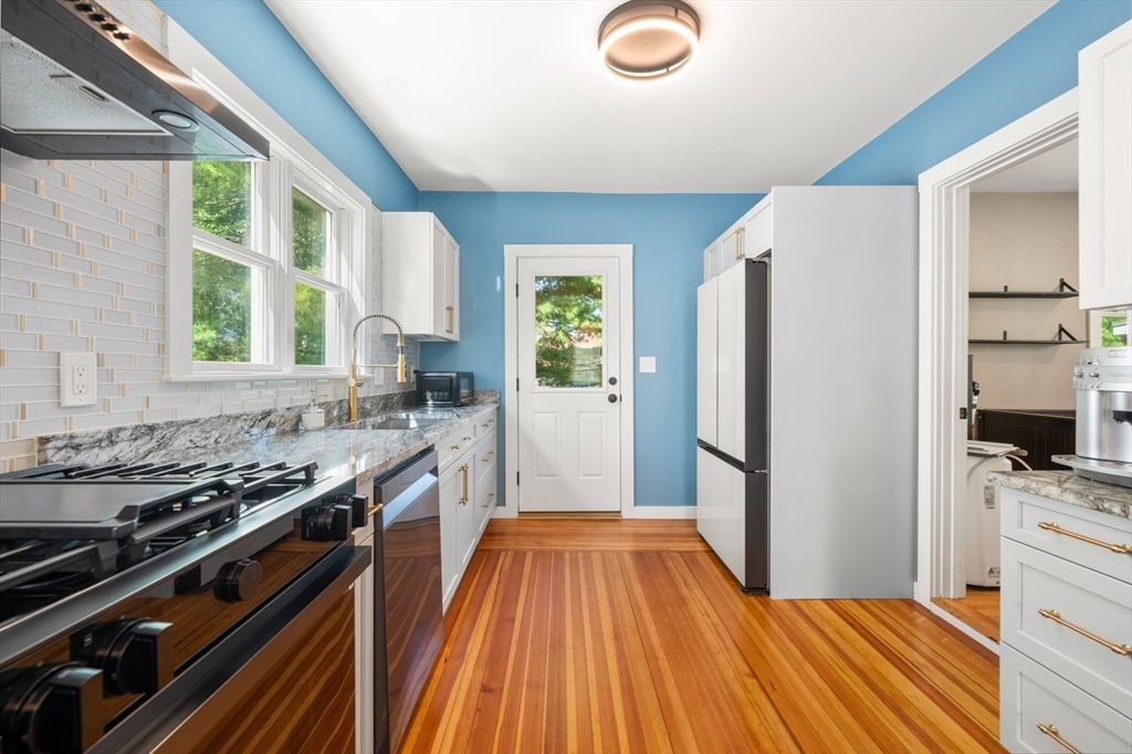 Interior, Kitchen, Wood Texture Flooring