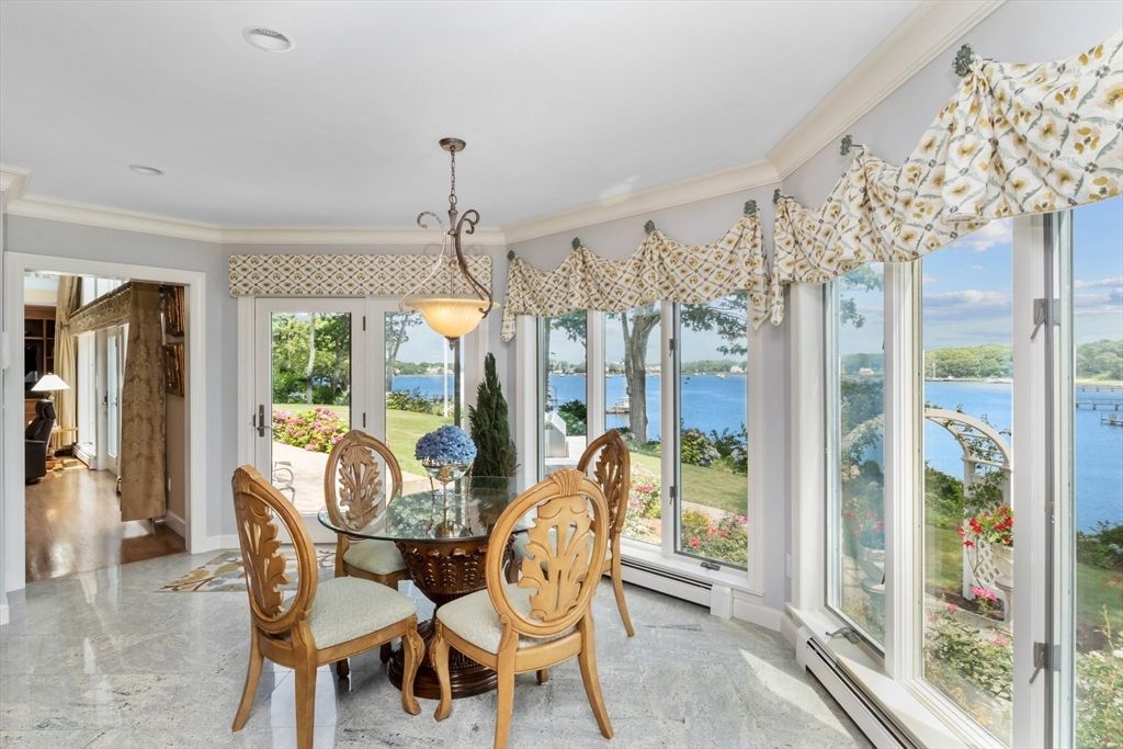 Dining room, Interior, Pendant Lights, Recessed Lighting, Water