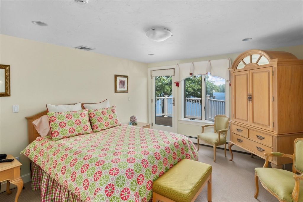 Bedroom, Interior, Water