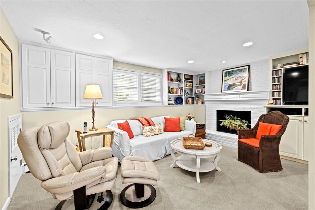 Fireplace, Interior, Living room, Recessed Lighting