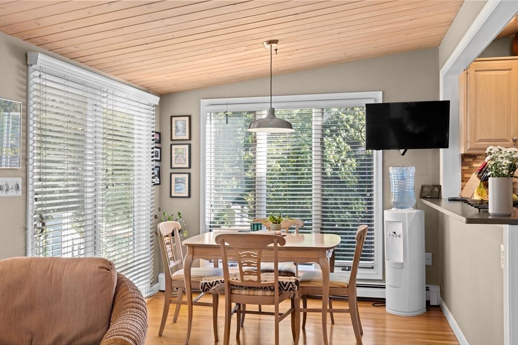 Dining room, Interior, Pendant Lights, Wooden Ceilings, Wood Texture Flooring
