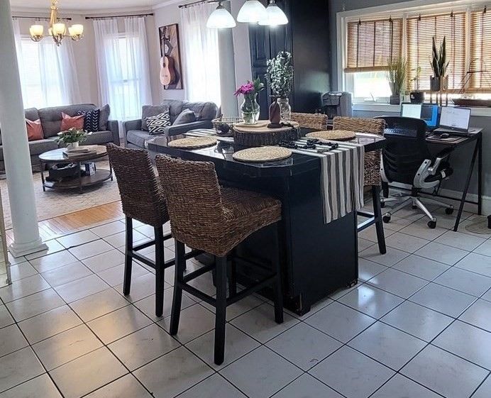 Chandelier, Dining room, Interior, Living room, Wood Texture Flooring