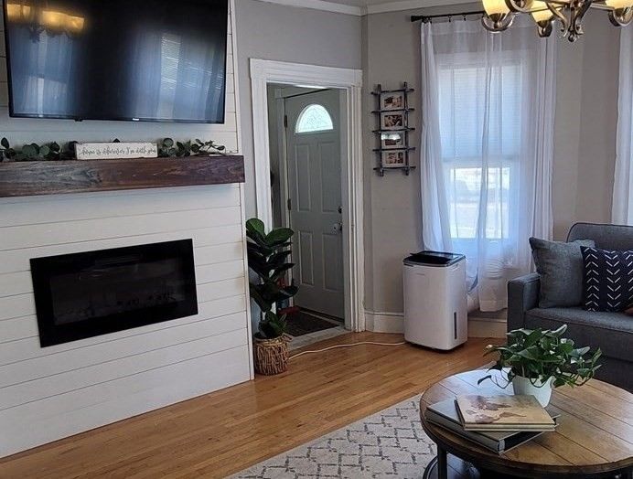 Chandelier, Fireplace, Interior, Wood Texture Flooring