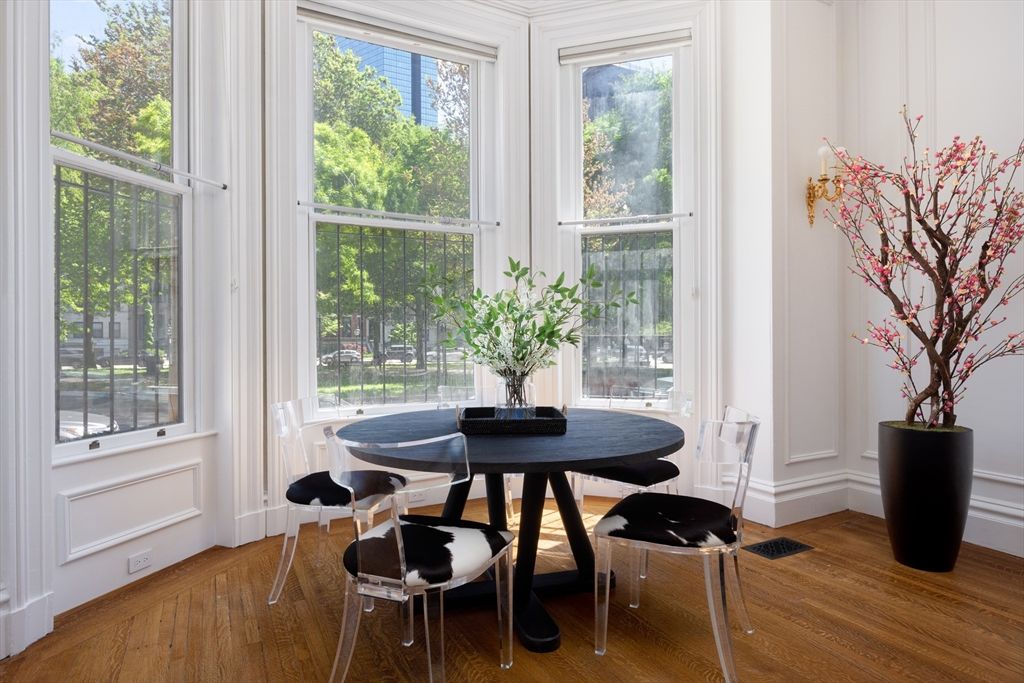 Dining room, Interior, Wood Texture Flooring