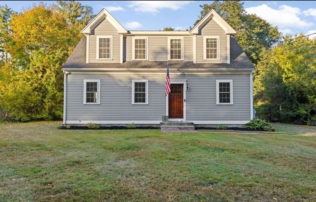 Backyard, Exterior, Facade, Cape Cod