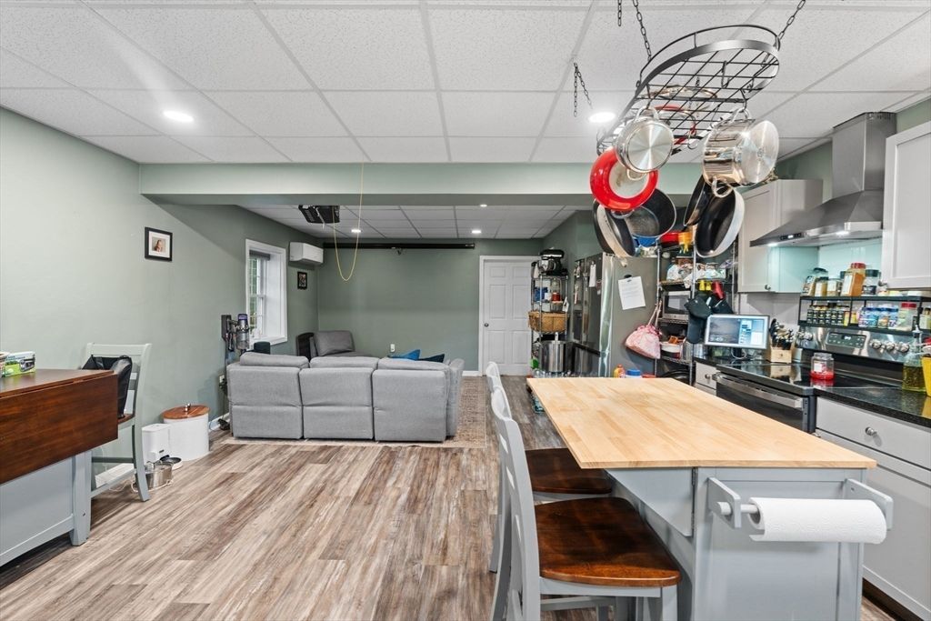 Interior, Kitchen, Living room, Recessed Lighting, Wood Texture Flooring