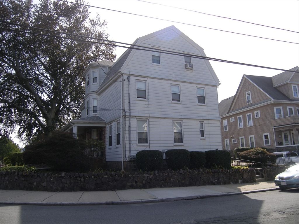 Exterior, Facade, Queen Anne Victorian