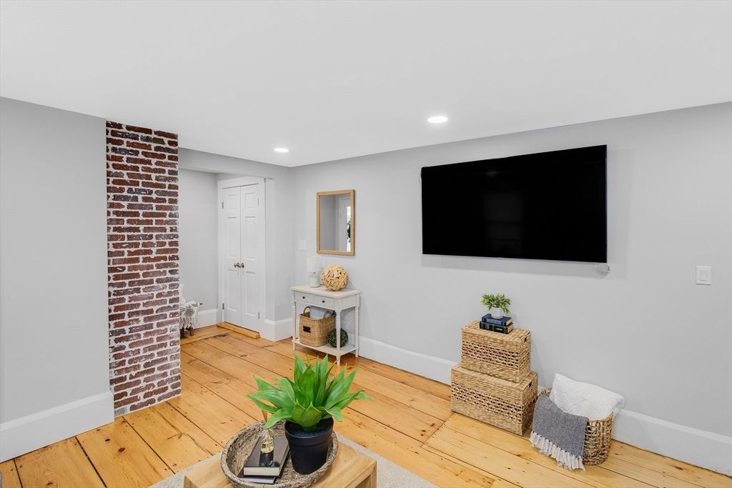 Interior, Recessed Lighting, Stone Walls, Wood Texture Flooring