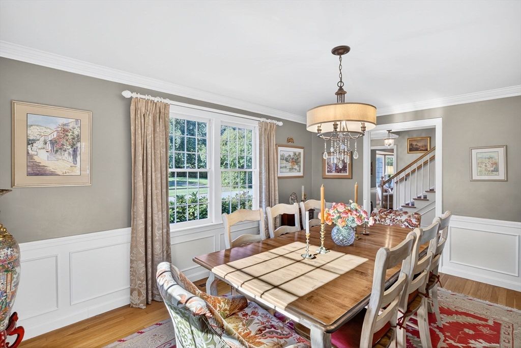 Chandelier, Dining room, Interior, Wood Texture Flooring