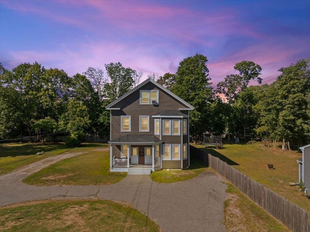 Backyard, Exterior, Facade, Queen Anne Victorian