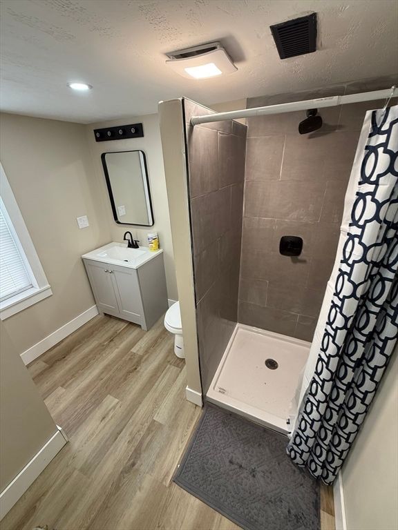 Bathroom, Interior, Recessed Lighting, Wood Texture Flooring