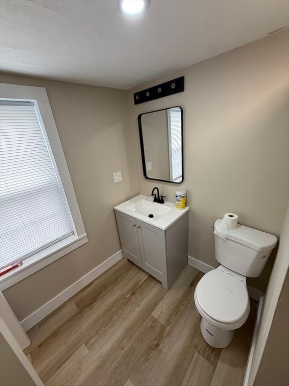 Bathroom, Interior, Recessed Lighting, Wood Texture Flooring