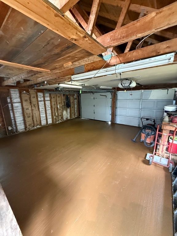 Garage, Interior, Wooden Beams