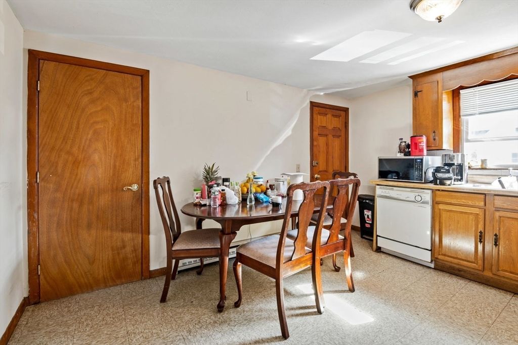 Dining room, Interior, Kitchen, Recessed Lighting
