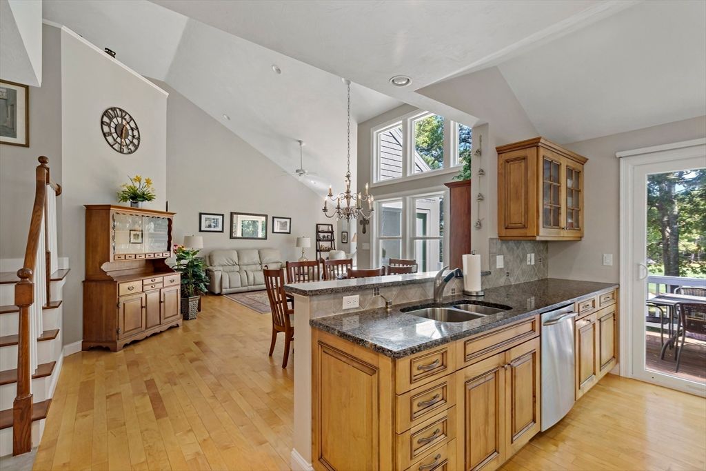 Chandelier, Dining room, Interior, Kitchen, Recessed Lighting, Wood Texture Flooring