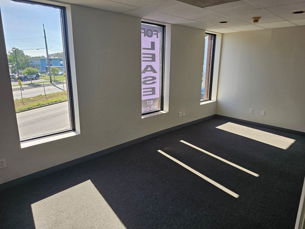 Empty room, Interior, Water