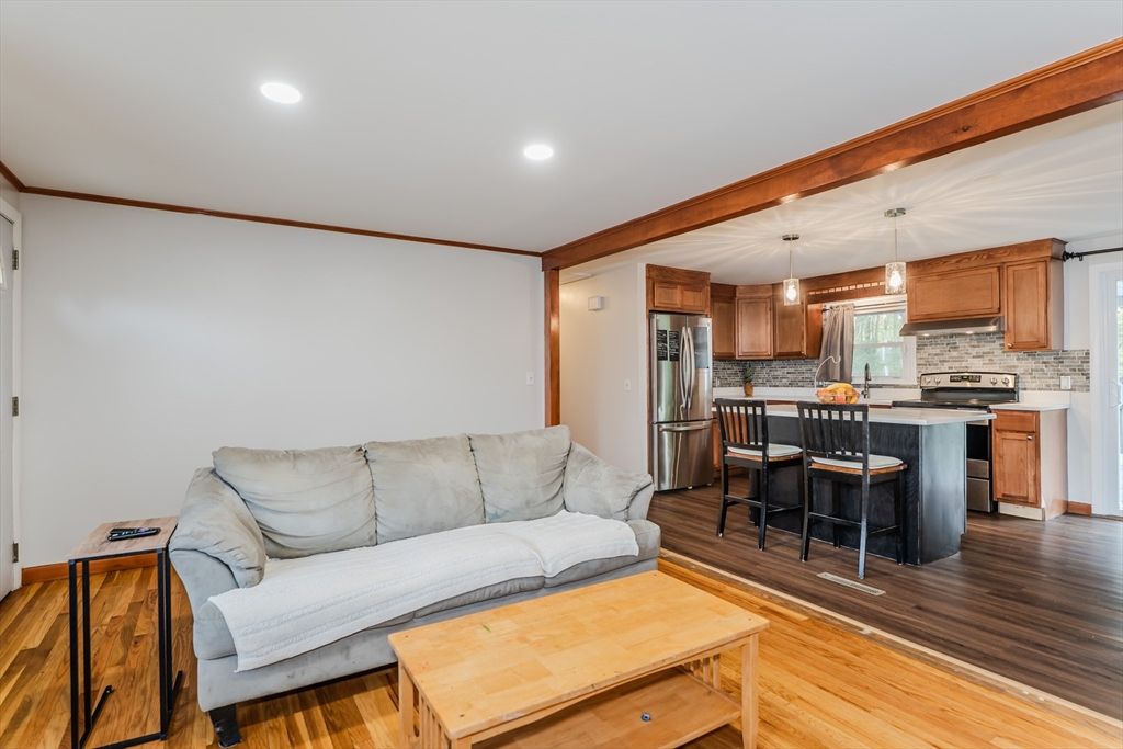 Interior, Kitchen, Living room, Pendant Lights, Recessed Lighting, Stainless Steel Appliances, Wood Texture Flooring