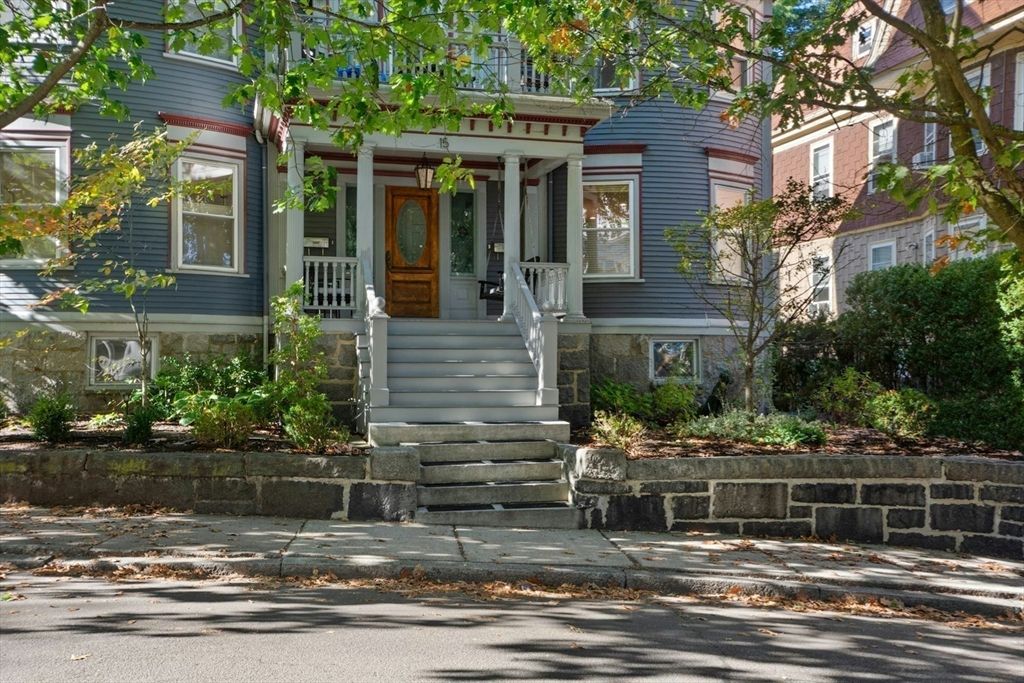 Exterior, Facade, Rowhouse