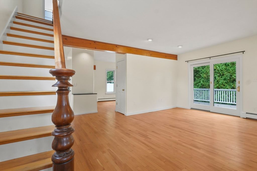 Empty room, Interior, Recessed Lighting, Wooden Beams, Wood Texture Flooring
