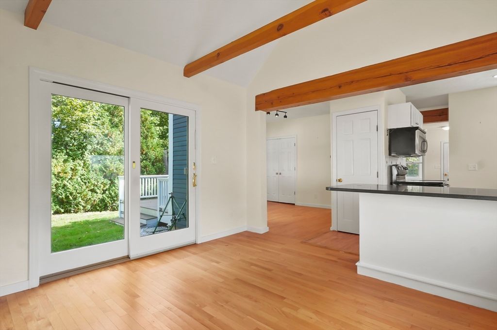Empty room, Interior, Wooden Beams, Wood Texture Flooring