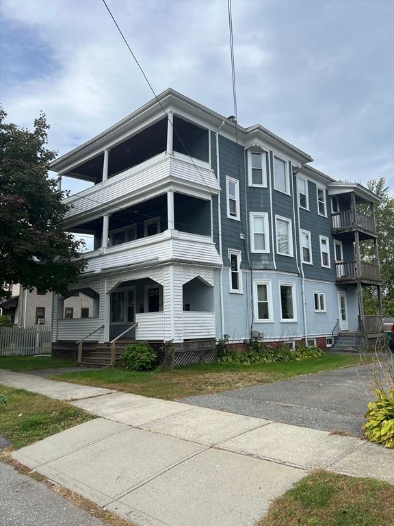Exterior, Facade, Queen Anne Victorian